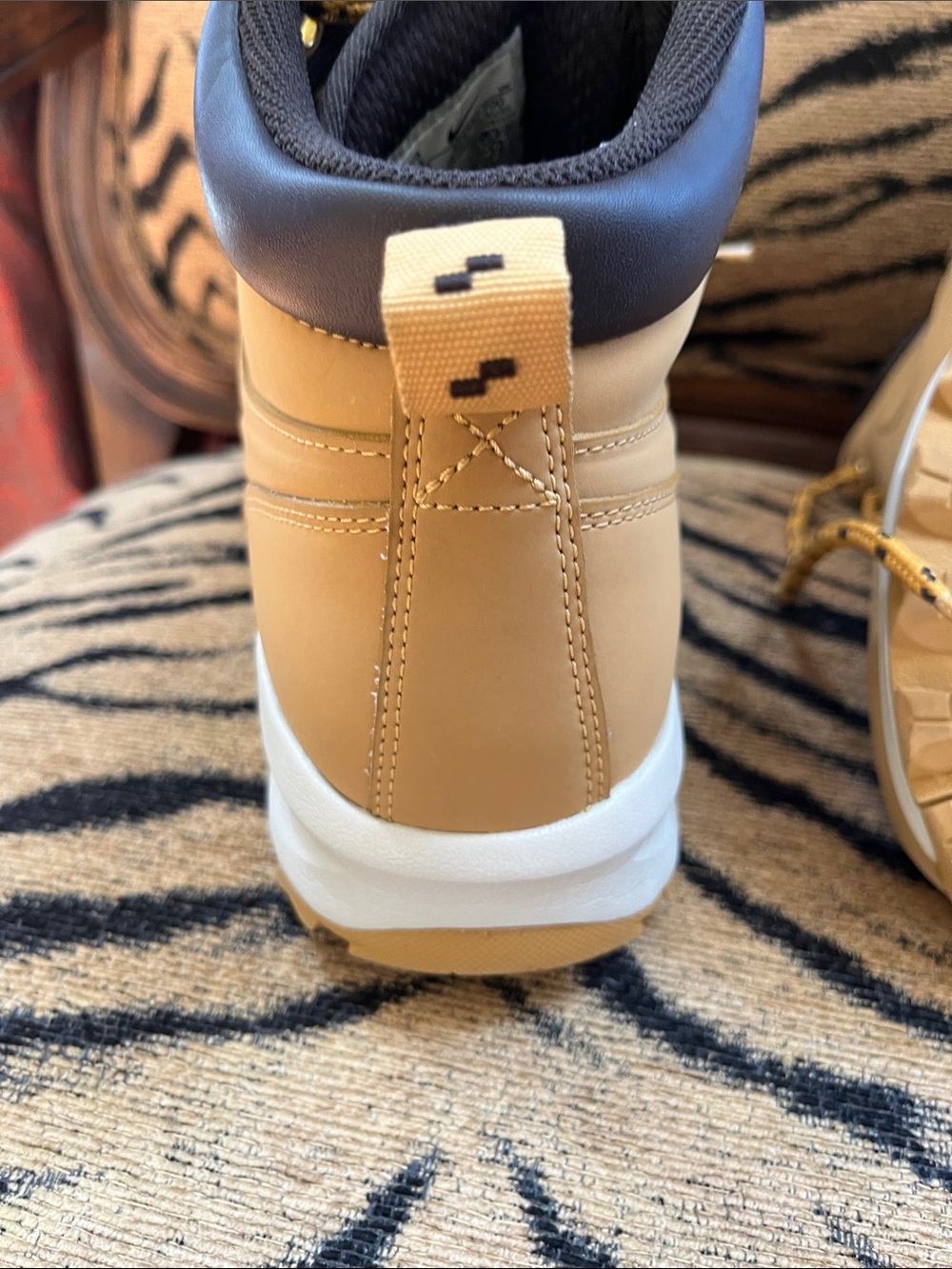 Nike Manoa Mens 8.5 Tan and Black Work Boot - Picture 15 of 16